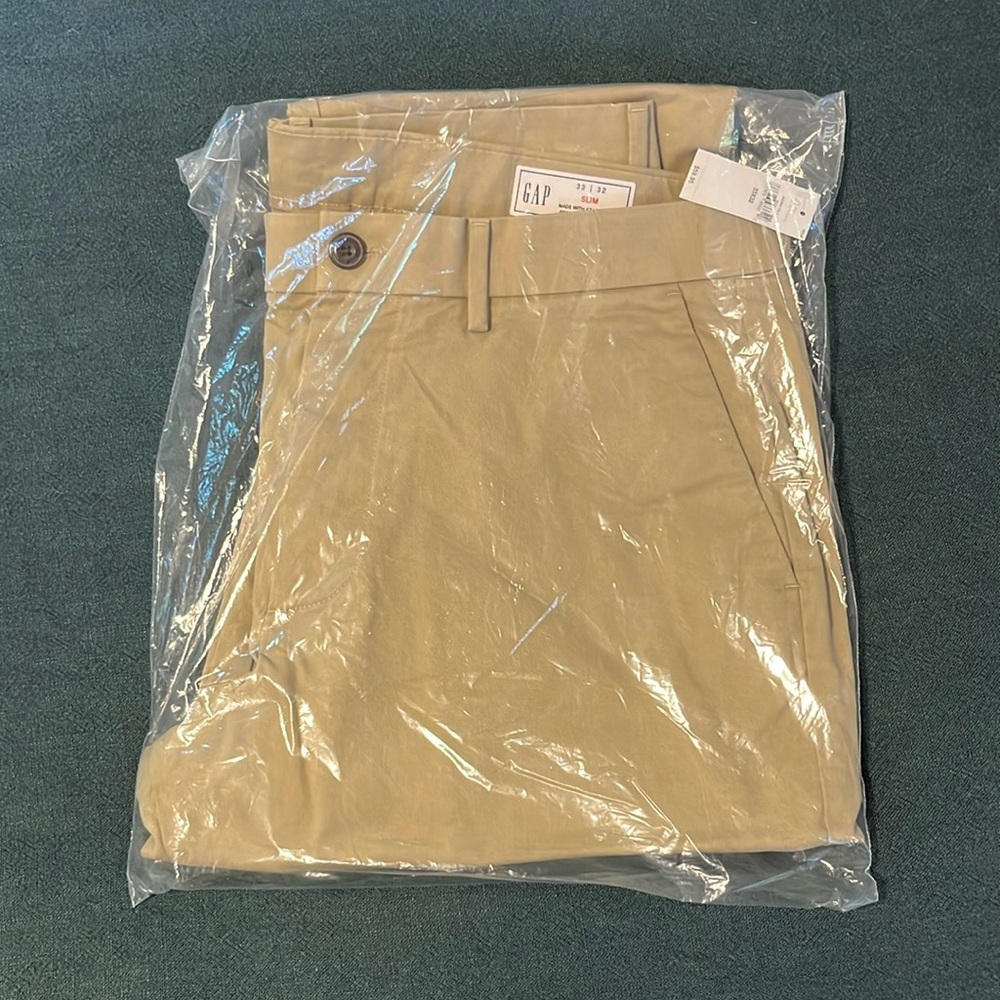 Gap khakis in slim fit with gap flex 33x32